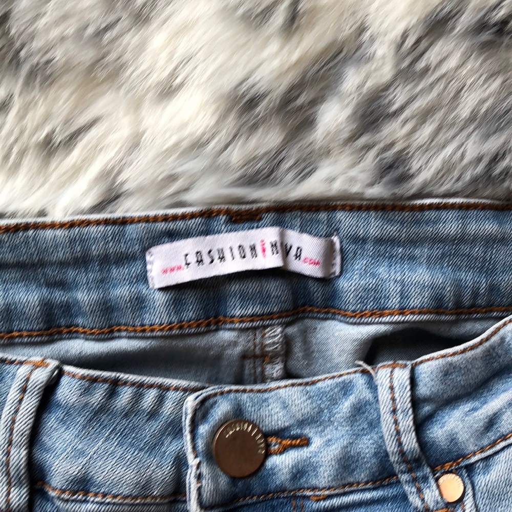 Mid Rise Jeans - Picture 4 of 5